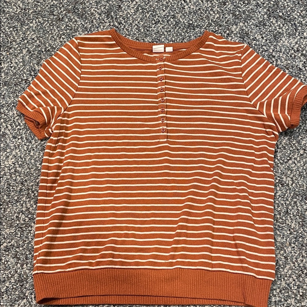 GAP Women's Striped Crew Neck Sweater - Brown and White